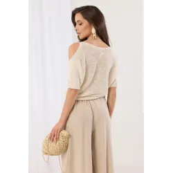 Ażurowy sweter z wycięciami na ramionach