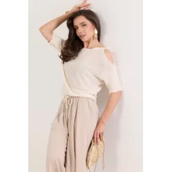 Ażurowy sweter z wycięciami na ramionach