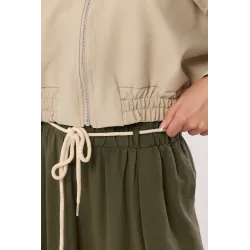 Szerokie spodnie palazzo z ozdobnym sznurkiem