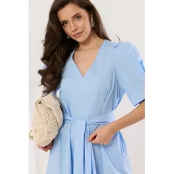 Sukienka midi z krótkim rękawem i wiązaniem w talii