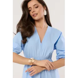 Sukienka midi o kopertowym kroju z podkreśloną talią