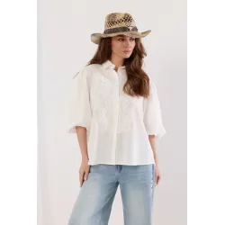 Koszula z koronkowym panelem i bufiastymi rękawami
