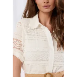 Koronkowa sukienka maxi z plecionym paskiem