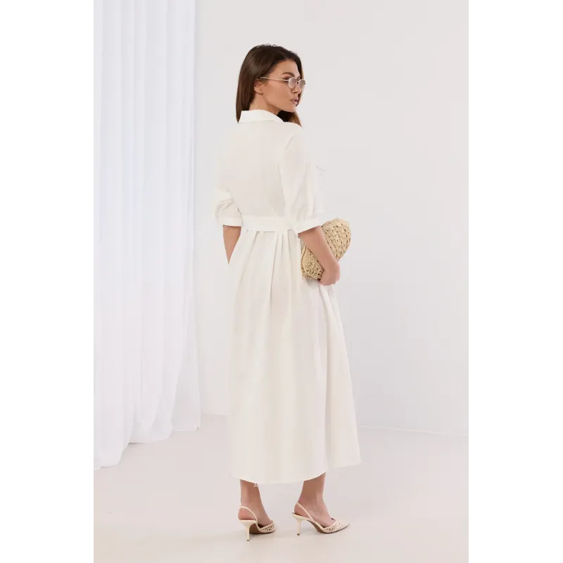 Sukienka maxi z szydełkową aplikacją i wiązaniem w talii