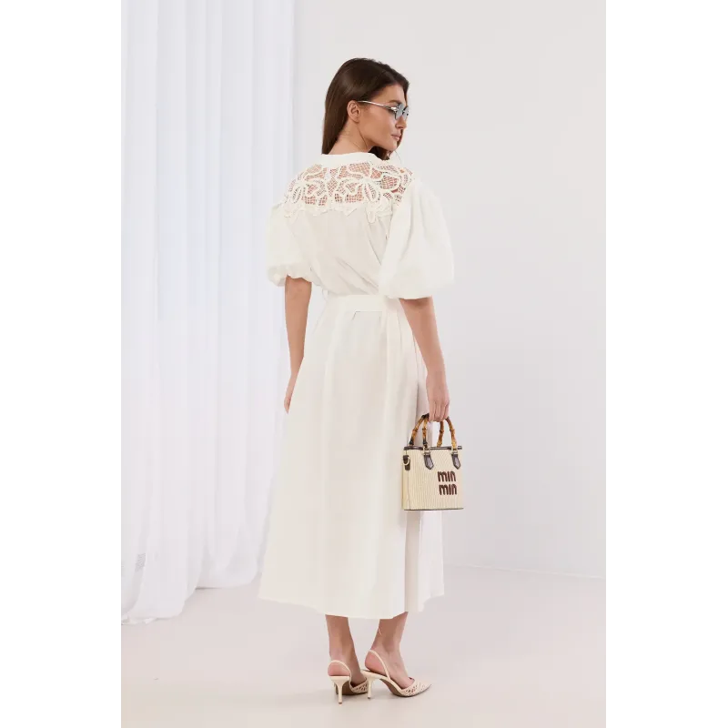 Sukienka szmizjerka z haftem na ramionach