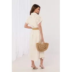 Sukienka szmizjerka z ażurowym detalem i paskiem