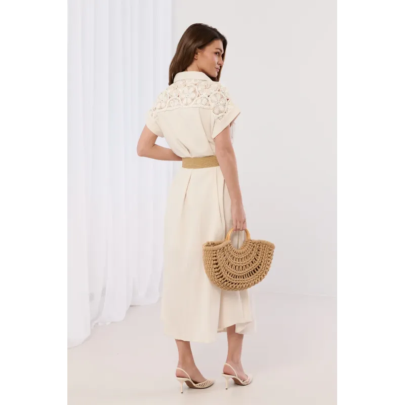 Sukienka szmizjerka z ażurowym detalem i paskiem