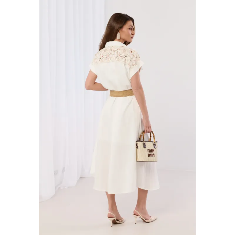 Sukienka szmizjerka z ażurowym detalem i paskiem