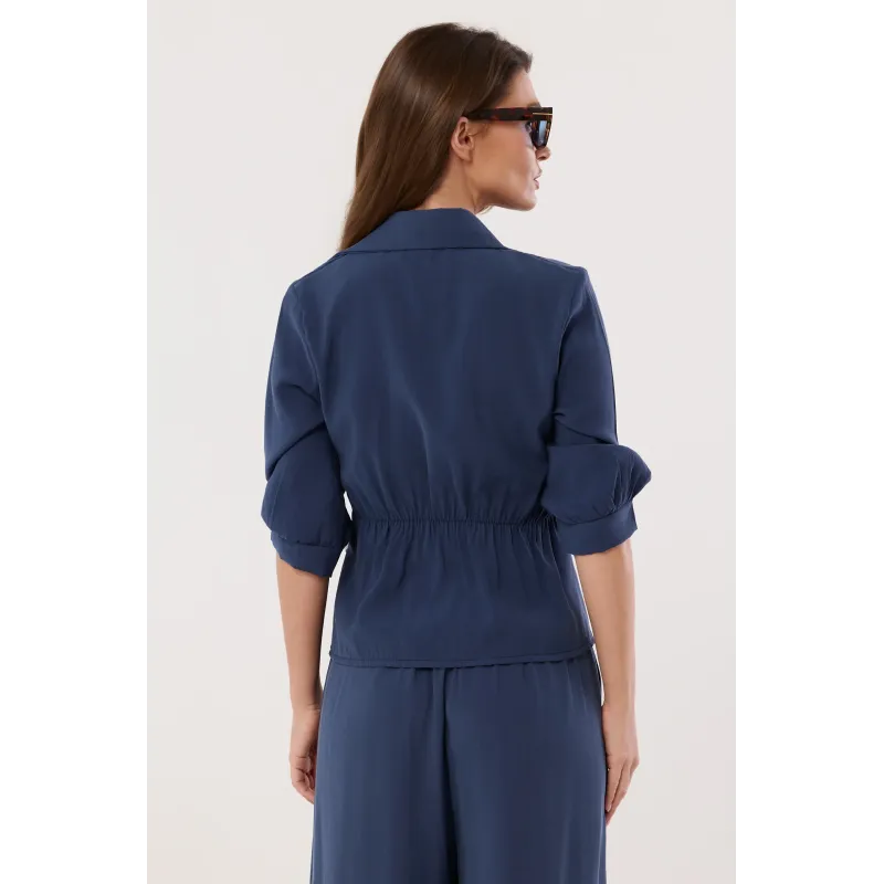 Bluzka kopertowa z kontrastową wstążką w paski