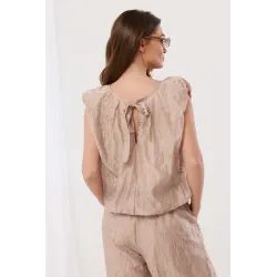 Komplet z bluzką i spodniami z połyskującym haftem