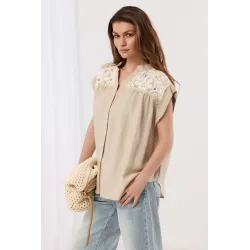 Koszula z krótkim rękawem z haftem na ramionach