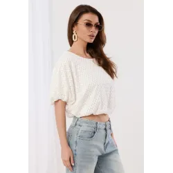 Ażurowa bluzka boho o ozdobnym spolcie