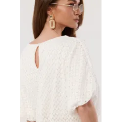 Ażurowa bluzka boho o ozdobnym spolcie
