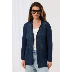 Kardigan o lekkim splocie