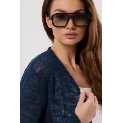 Kardigan o lekkim splocie