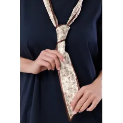 Bawełniana bluzka z dekoracyjnym krawatem