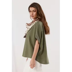 Bluzka oversize z ozdobną apaszką