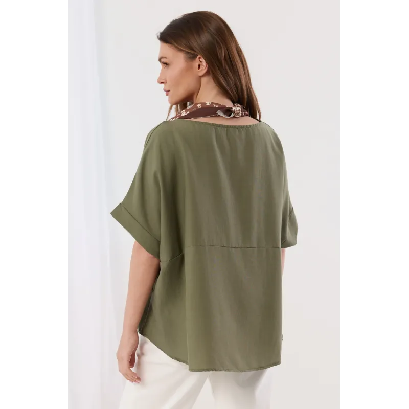 Bluzka oversize z ozdobną apaszką