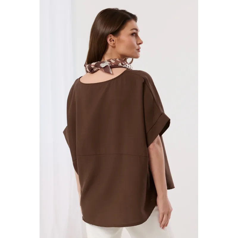 Bluzka oversize z ozdobną apaszką