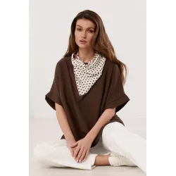 Bluzka oversize z ozdobną apaszką