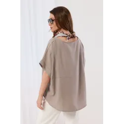 Bluzka oversize z ozdobną apaszką