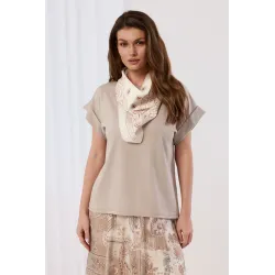 Bluzka oversize z ozdobną apaszką z wzorem paisley