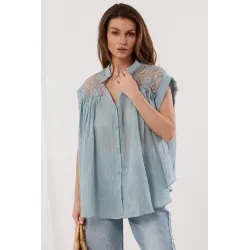 Lniana koszula bez rękawów z ażurowymi ramionami