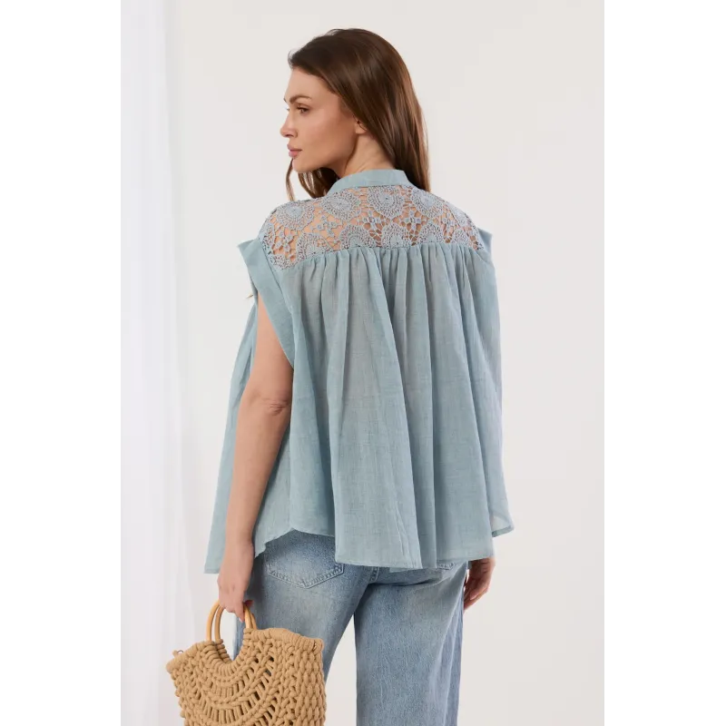 Lniana koszula bez rękawów z ażurowymi ramionami