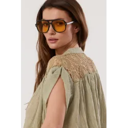 Lniana koszula bez rękawów z ażurowymi ramionami