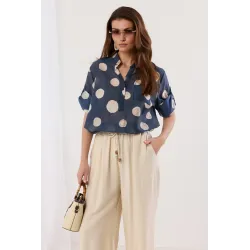 Przewiewna bluzka z krótkim rękawem w duże grochy