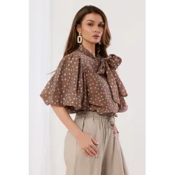 Koszula w grochy z bufiastymi rękawami i wiązaniem pod szyją