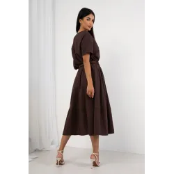 Komplet z asymetryczną bluzką i spódnicą midi z paskiem