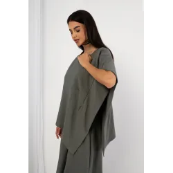 Komplet z asymetryczną bluzką i spódnicą midi z paskiem