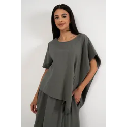 Komplet z asymetryczną bluzką i spódnicą midi z paskiem