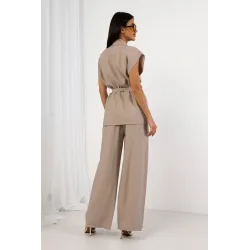 Wisozowy komplet z taliowaną bluzką z wiązaniem i szerokimi spodniami