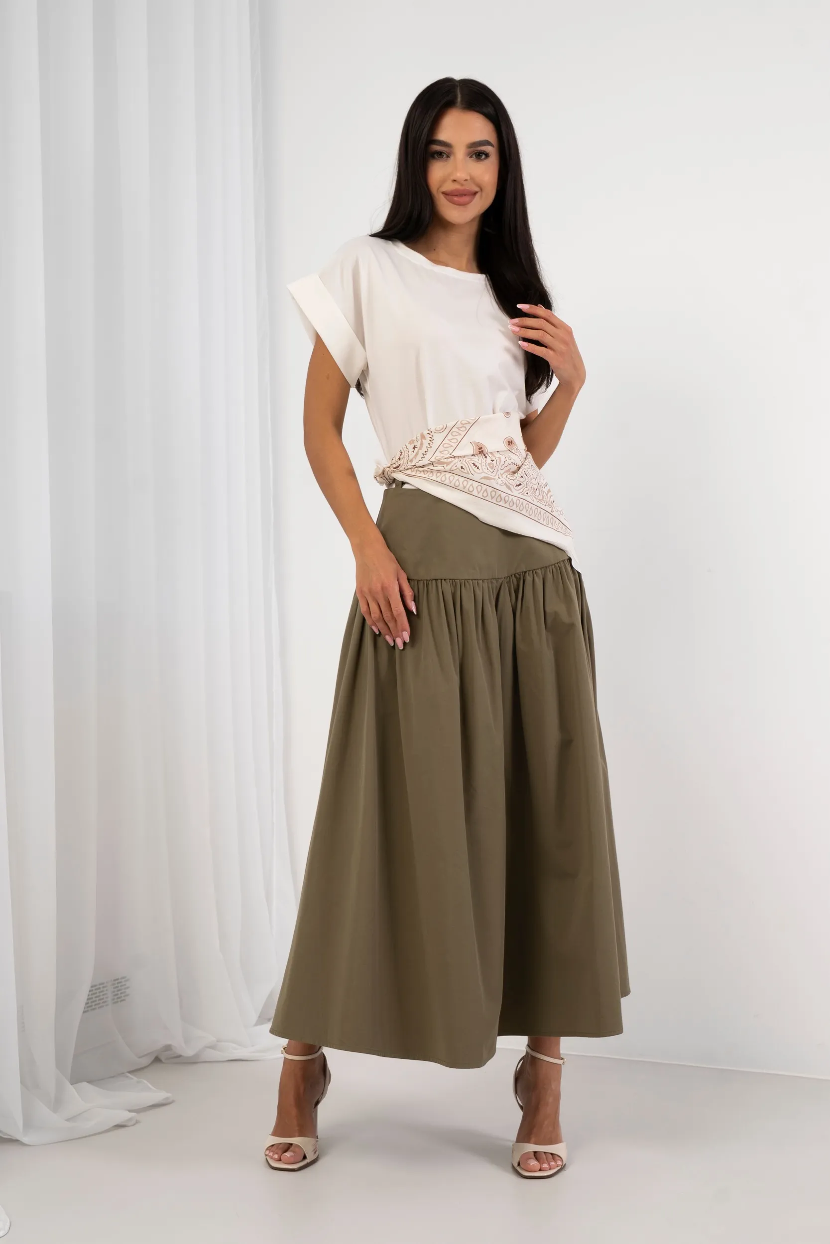 Rozkloszowana spódnica maxi z ozdobnym sznurkiem