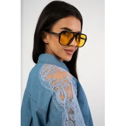 Jeansowa koszula z haftowaną koronką i transparentnym rękawem