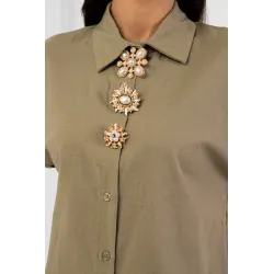 Komplet z koszulą z biżuteryjnym akcentem i szerokimi spodniami