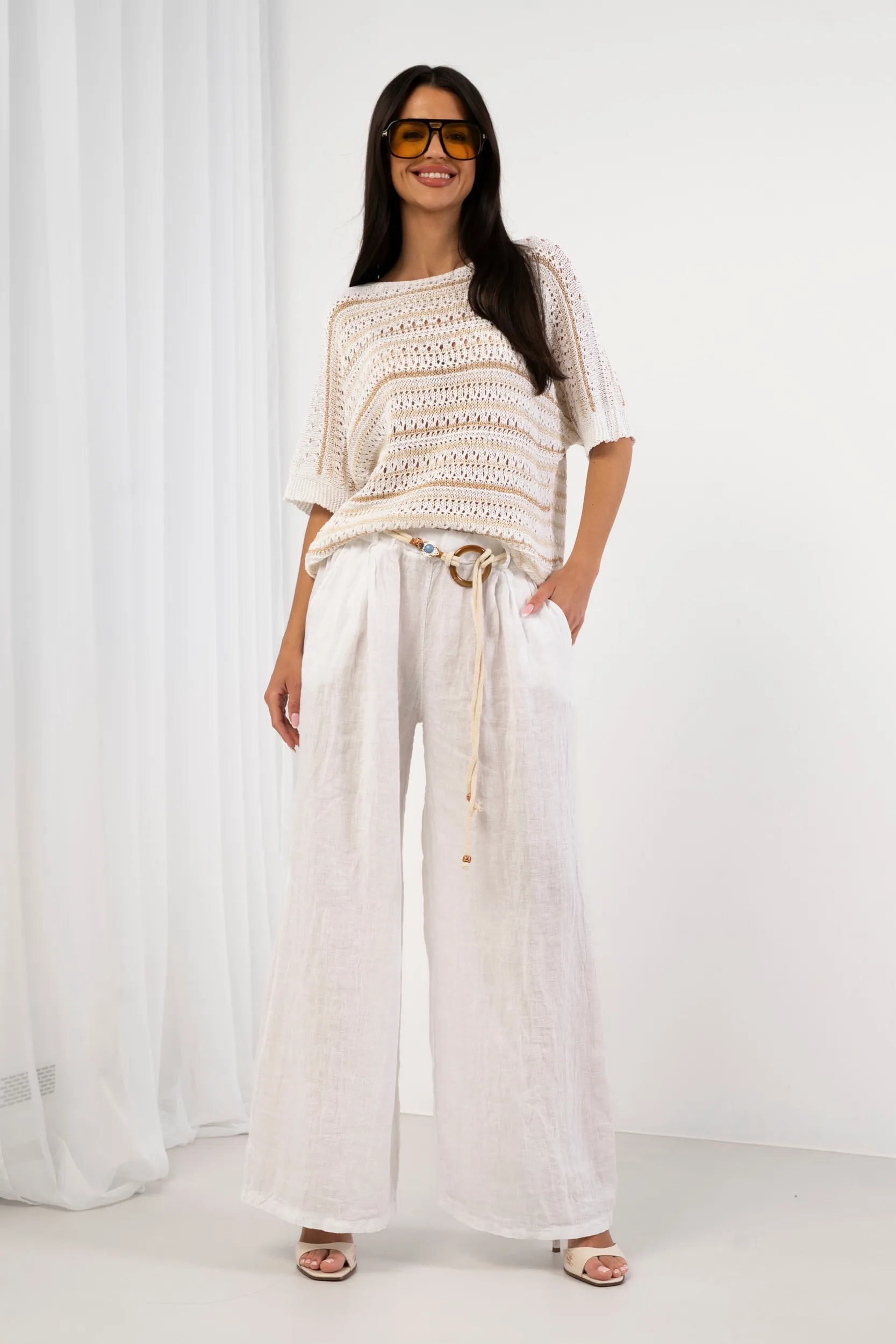 Lniane spodnie z szeroką nogawką i paskiem