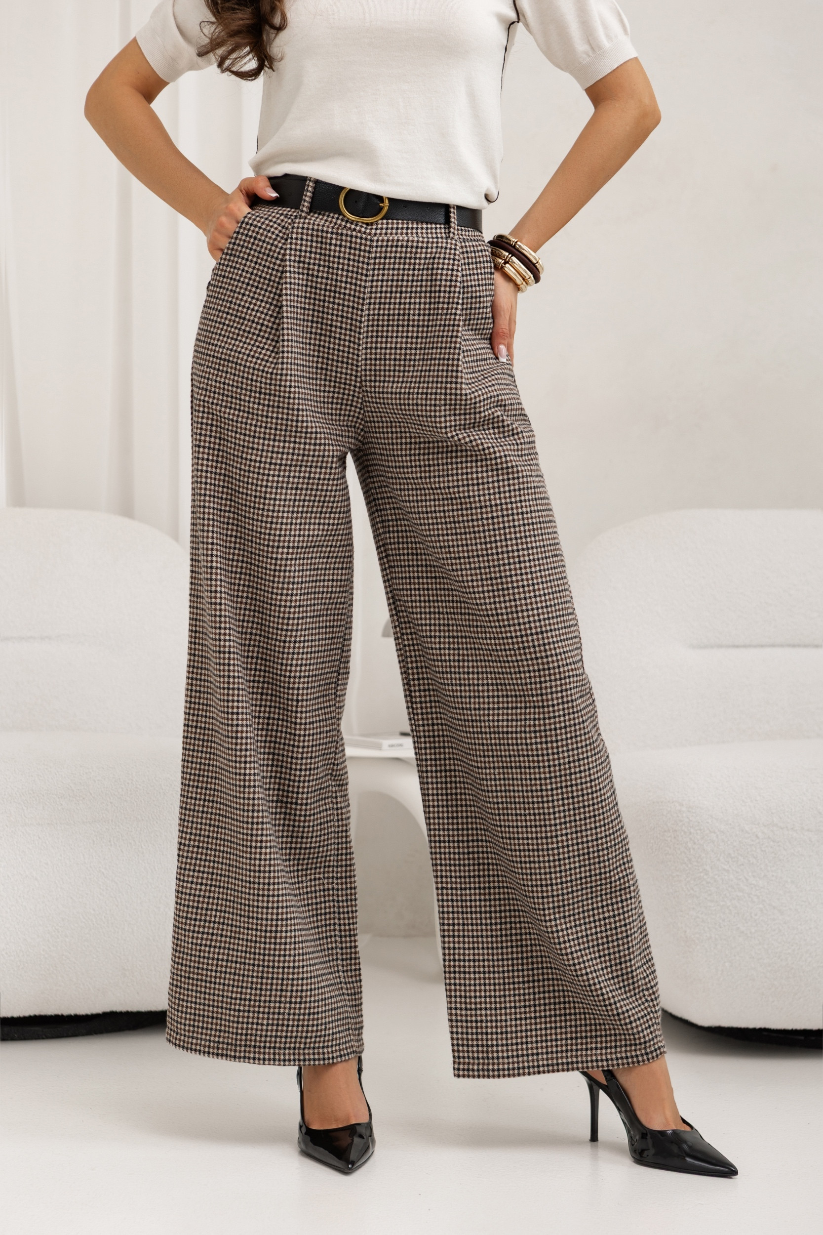 SPODNIE W KRATKĘ Z PASKIEM