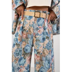 Komplet żakardowy z marynarką i szerokimi spodniami w kwiaty
