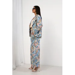 Komplet żakardowy z marynarką i szerokimi spodniami w kwiaty