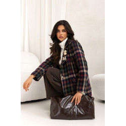 MARYNARKA W KOLOROWĄ KRATĘ Z BROSZKAMI