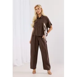 Komplet z koszulą z dekoracyjną apaszką i szerokimi spodniami