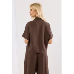 Komplet z koszulą z dekoracyjną apaszką i szerokimi spodniami