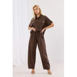 Komplet z koszulą z dekoracyjną apaszką i szerokimi spodniami