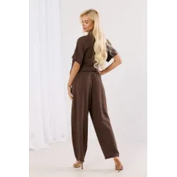 Komplet z koszulą z dekoracyjną apaszką i szerokimi spodniami