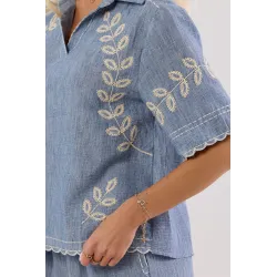 Lniany komplet z bluzką i spodniami palazzo z haftem