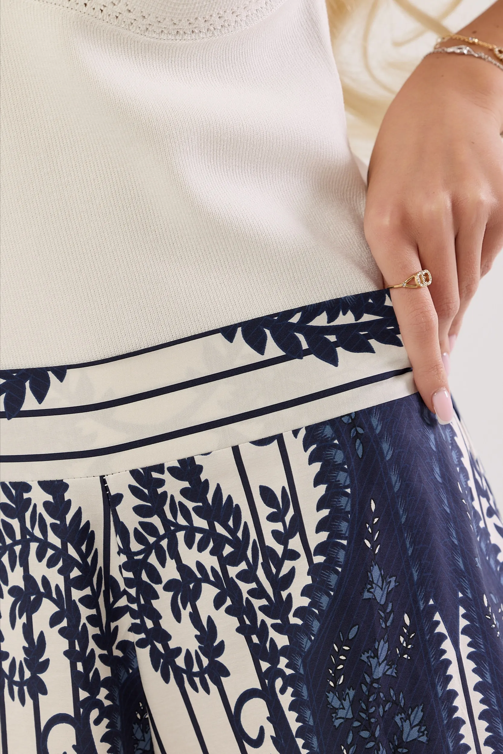 Szerokie spodnie kuloty z motywem paisley