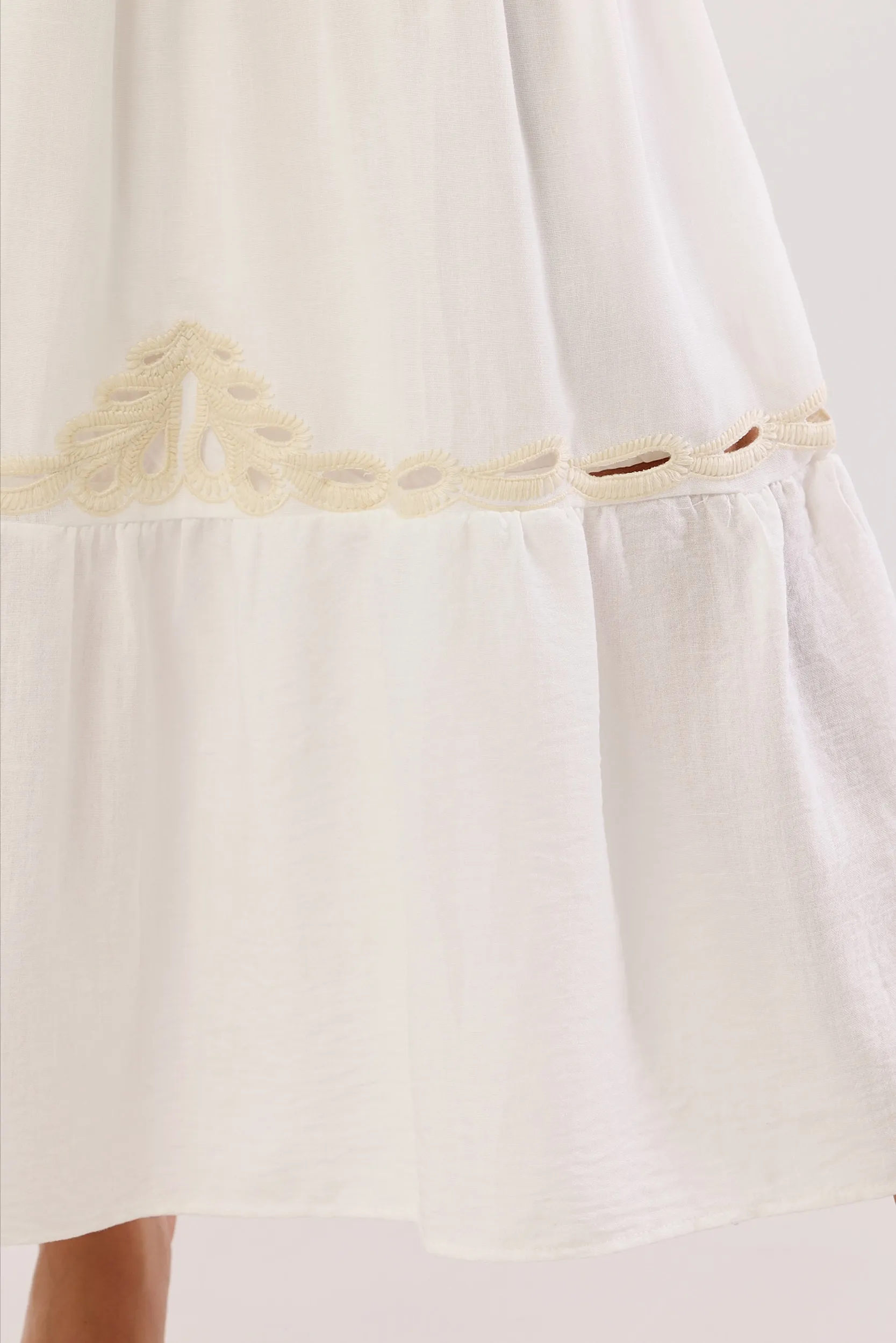 Spódnica maxi w stylu boho z haftowanym ażurem | Hurtownia odzieży damskiej online